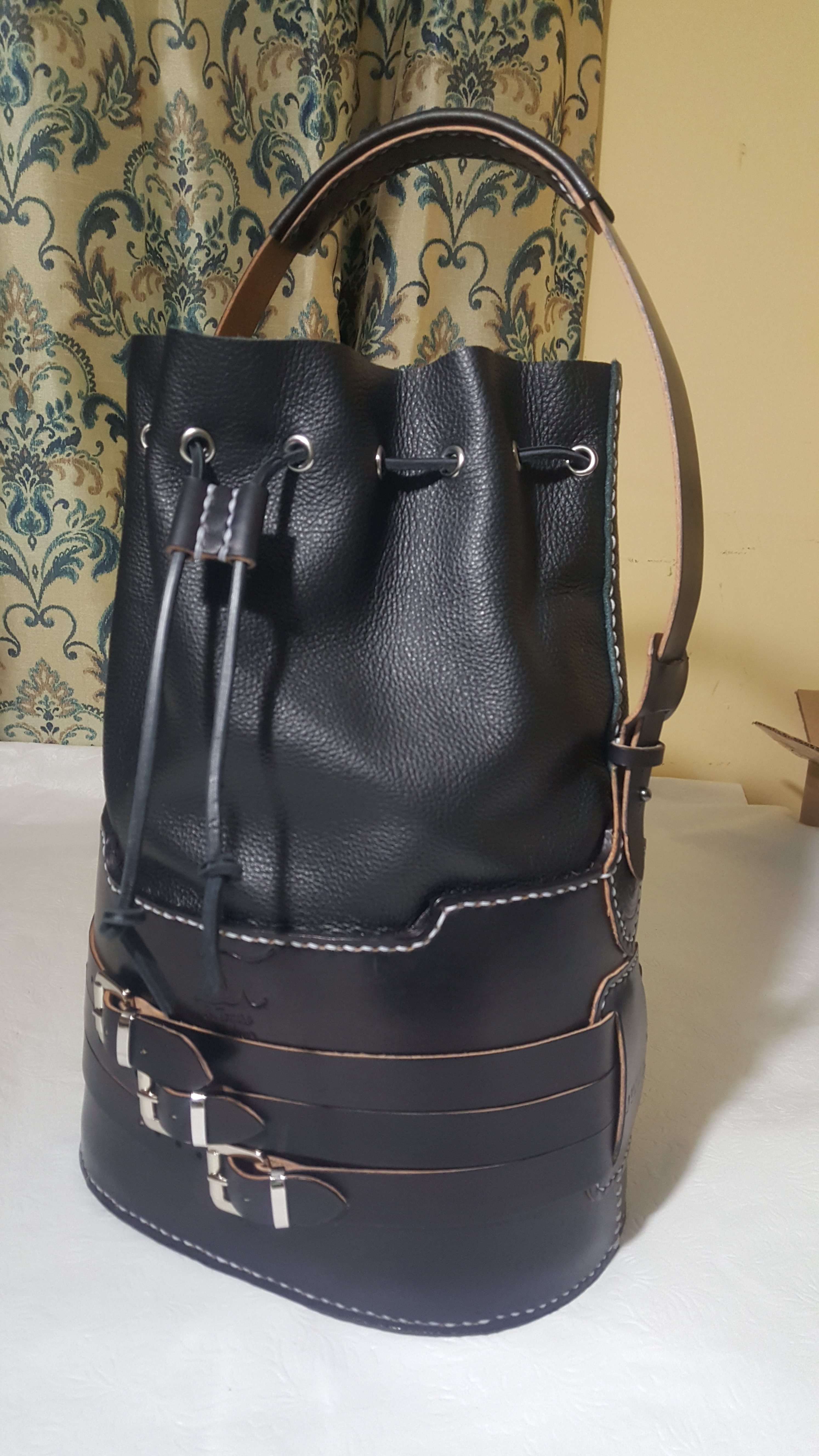 S.TOYESE BUCKET BAG - BLACK